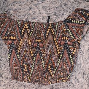 OFF THE SHOULDER CROP TOP